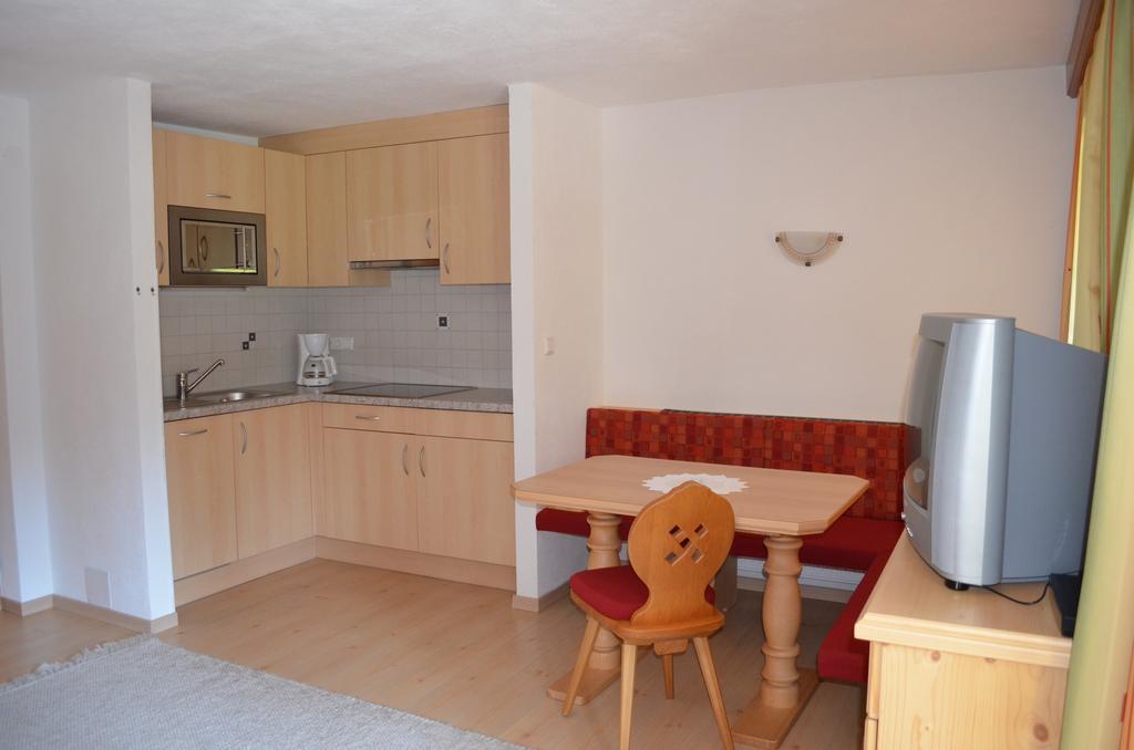 Hotel Lärchenhof Leutasch Zimmer foto